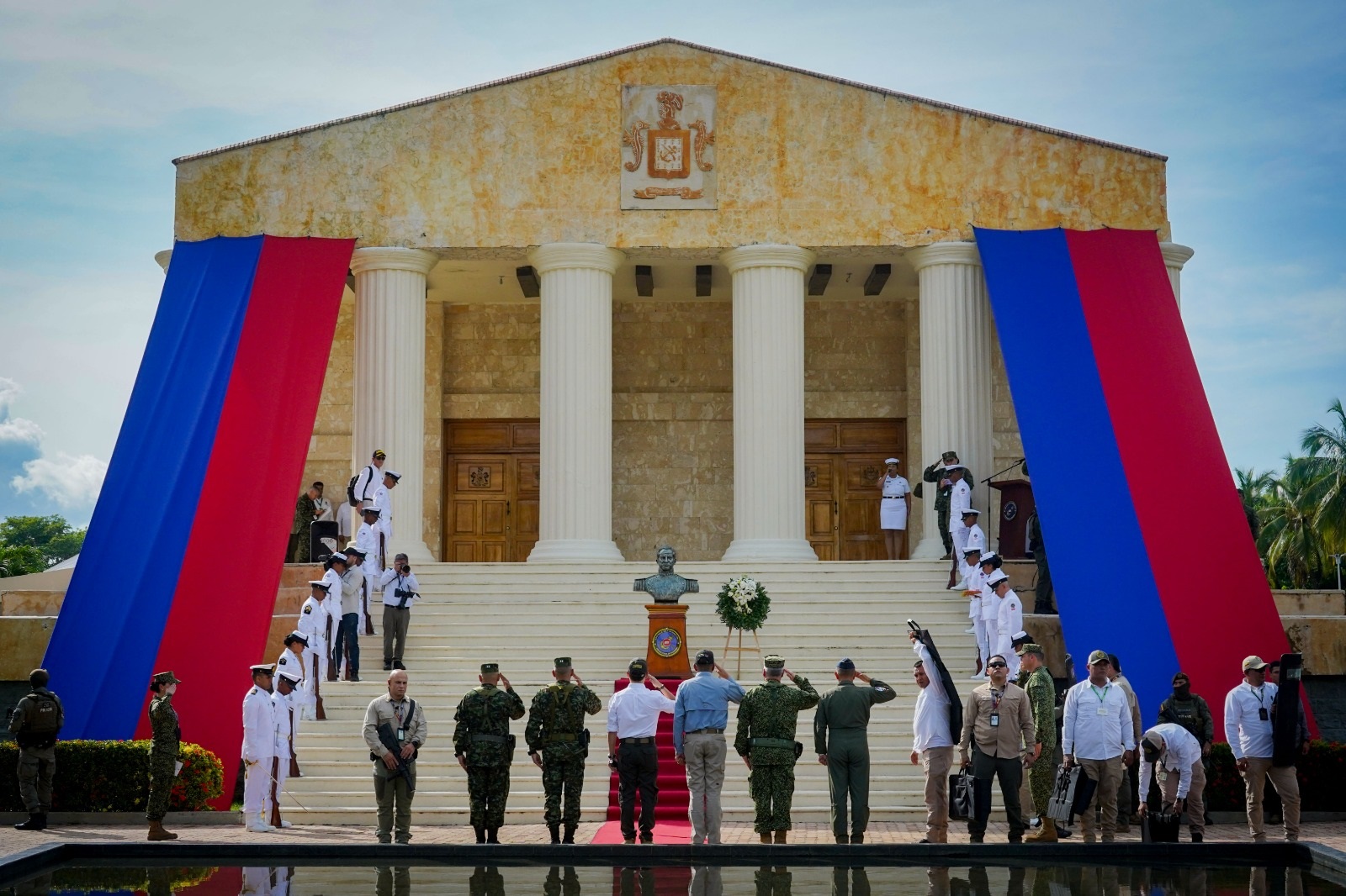COLOMBIA CONTINÚA HONRANDO LA MEMORIA DEL GRAN ALMIRANTE JOSÉ PADILLA