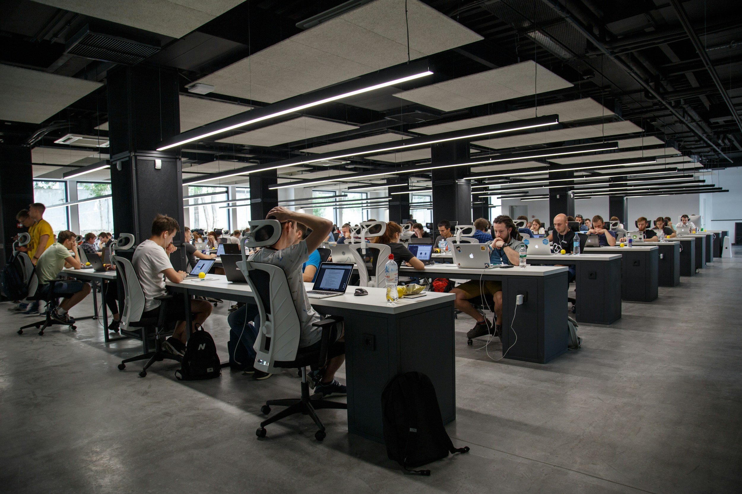 5 acuerdos laborales que cambiarán el empleo en grandes superficies en 2026