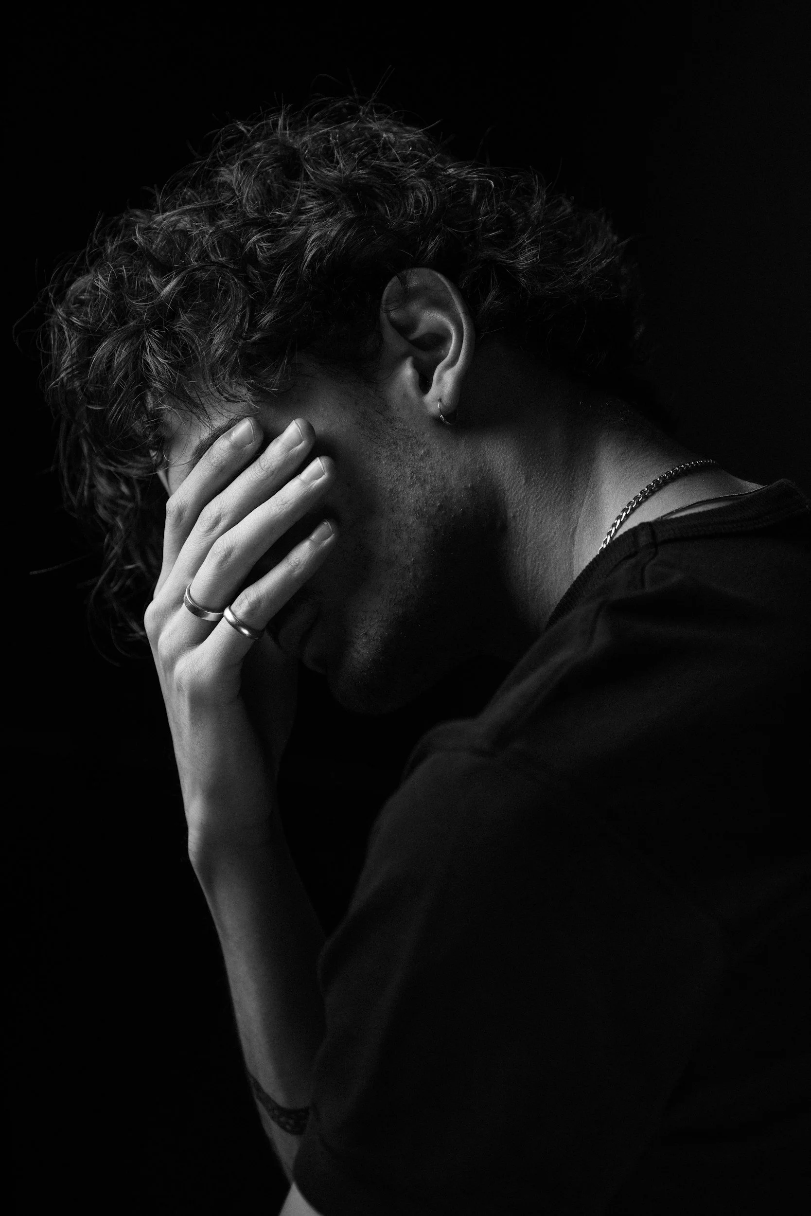 Estatus, presión y silencio: la cara oculta del estrés social