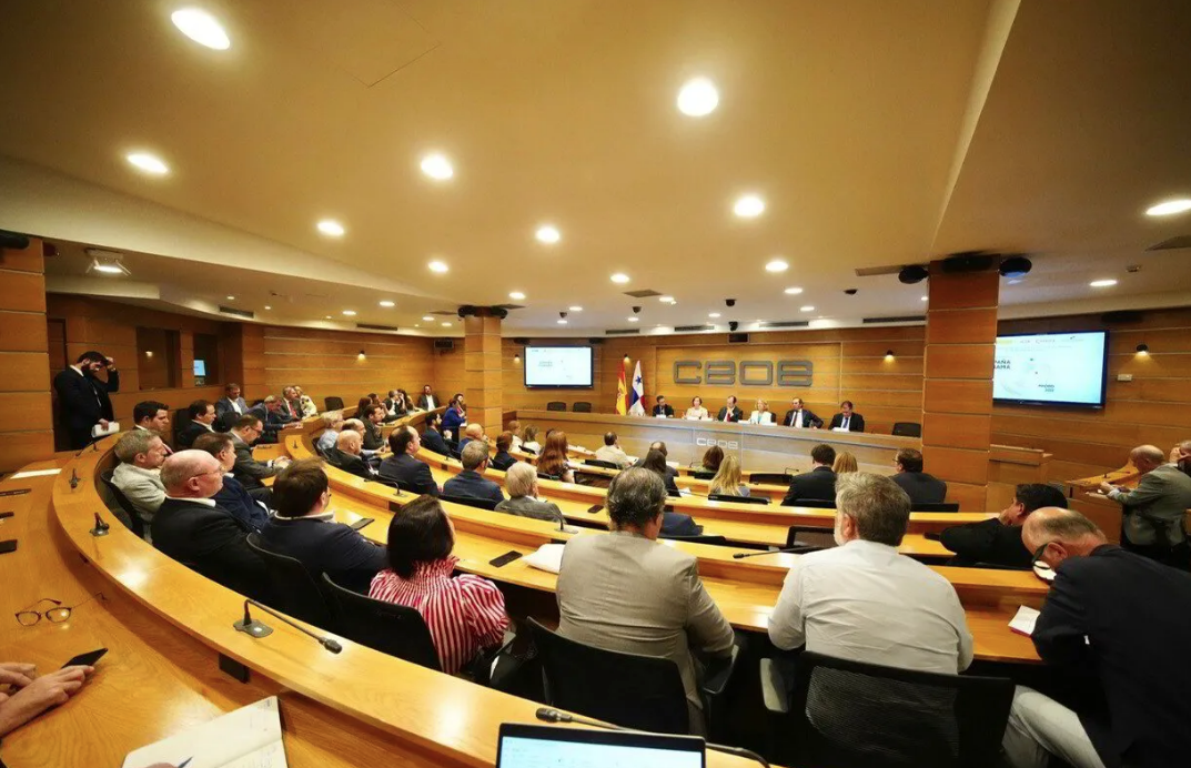 El ministro de Relaciones Exteriores de Panamá destaca el potencial en infraestructuras para las empresas españolas