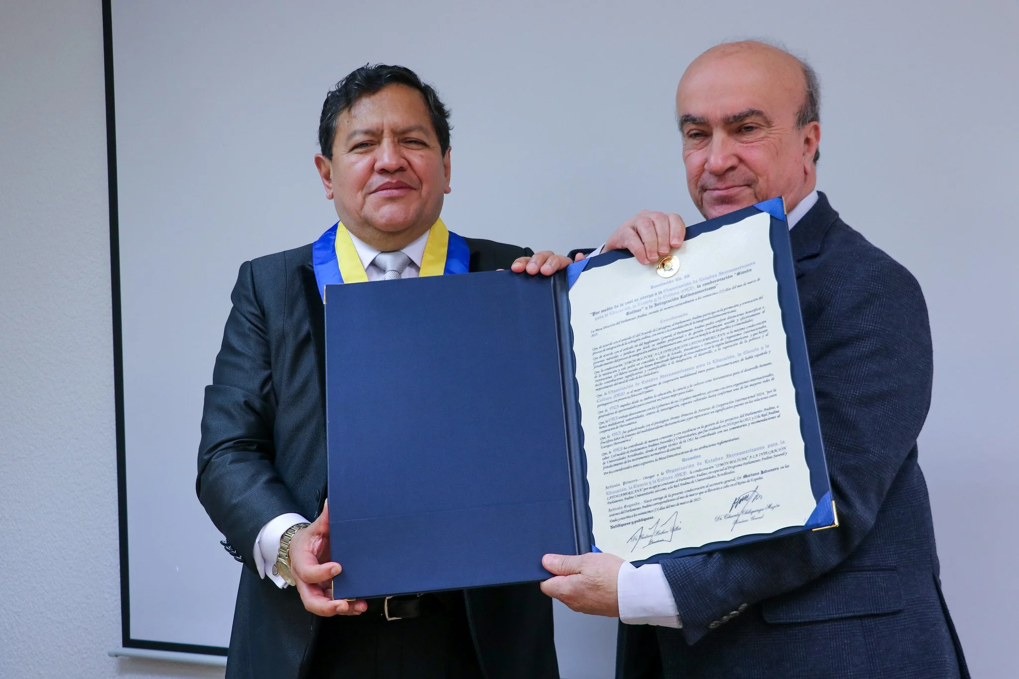 La Organización de Estados Iberoamericanos Recibe Condecoración “Simón Bolivar” Del Parlamento Andino
