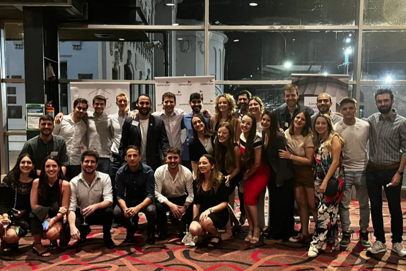 "Makers: La Comunidad de Emprendedores que Revoluciona el Networking Global\