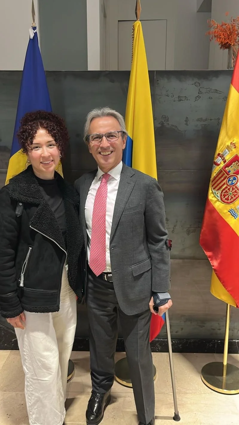Foto: El Dr. Eduardo Ávila Navarrete, embajador de Colombia en España- Camila Rodríguez, Coordinadora Clúster Gastronómico-Cultural Colombiano en España